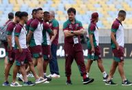 Diniz faz mistério em escalação do Fluminense e pede paz entre as torcidas