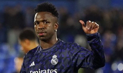 Torcida do Valencia prepara música contra Vini Jr. e debocha de racismo: "Só mente"