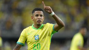 Savinho em jogo da Seleção Brasileira