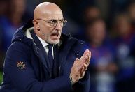 Jogadores precisam ajudar a restaurar imagem do futebol espanhol, diz técnico
