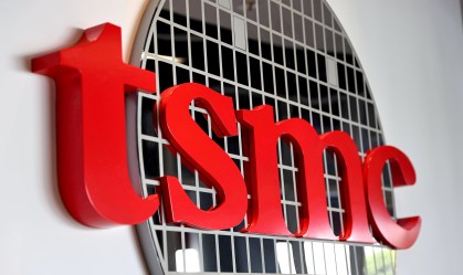 TSMC tem lucro trimestral recorde e prevê alta em receita no início do ano