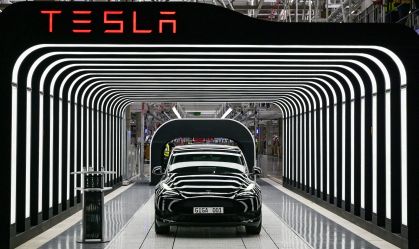 Tesla paralisa produção na Alemanha após ataques no Mar Vermelho atrasarem entregas