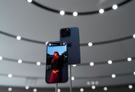 Apple lança iPhone 15 Pro com revestimento em titânio e tela mais brilhante
