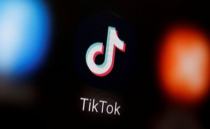 Logo do TikTok em foto de ilustração