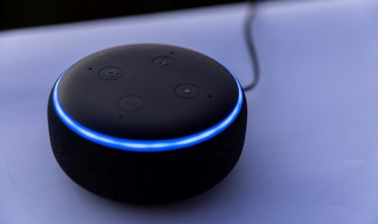 Alexa, da Amazon, pode ganhar versão mais inteligente para competir com ChatGPT