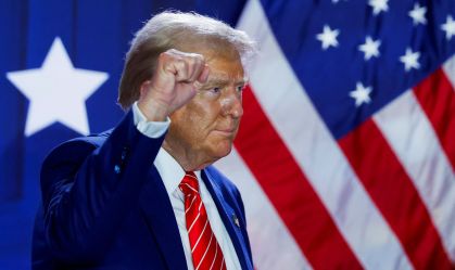 Porta-voz de Trump diz que fim de caso sobre subversão eleitoral é "grande vitória"