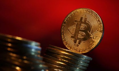 Bitcoin cai abaixo de US$ 105 mil com tensão EUA-China
