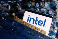 Intel lançará dois chips de IA para China com recursos reduzidos