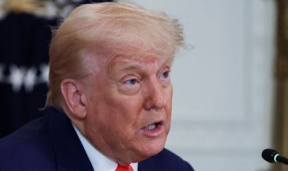 Trump reforça cobrança a Powell para reduzir juros após dados de emprego