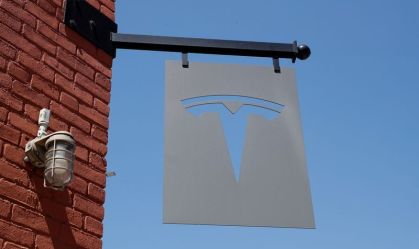 Tesla anuncia reunião em novembro em meio à críticas de acionistas
