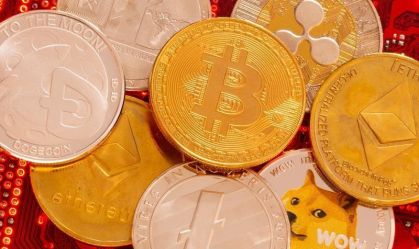 Representações das criptomoedas Bitcoin, Ethereum, DogeCoin, Ripple e Litecoin
