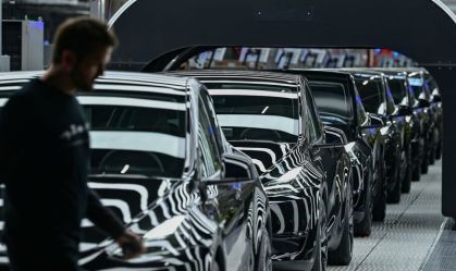 Tesla faz recall de 10.500 baterias nos EUA devido a risco de incêndio