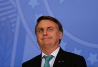 Bolsonaro diz ter “vontade de privatizar” Petrobras e conversa com equipe