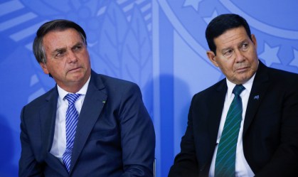 TSE arquiva pedidos de cassação da chapa Bolsonaro-Mourão
