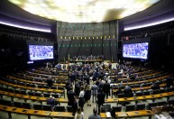 Parlamentares pedem ao STF anulação de 1ª sessão que aprovou PEC dos Precatórios