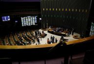 Câmara nega haver data para análise da PEC do Estouro; proposta segue na pauta