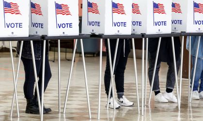 Democratas e Republicanos têm disputa acirrada por maioria do Congresso após primeiros resultados