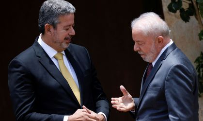 Reunião entre Lula e Lira é adiada diante de indefinição por ministério para o Centrão