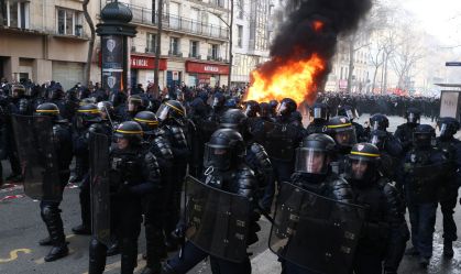 Esquerda francesa planeja acabar com a reforma da previdência de Macron