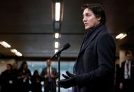 Trudeau diz que equipes procuram destroços de objeto voador derrubado no Canadá