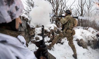 Rússia afirma avançar em campo de batalha enquanto Ucrânia pede rapidez em ajuda militar
