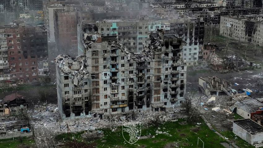Vista de área destruída em Bakhmut / 21/05/2023