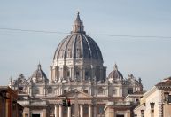 Vaticano proíbe tatuagens e piercings para funcionários da Basílica de São Pedro