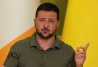 Zelensky pede investimento de 5 bilhões de euros à UE para artilharia