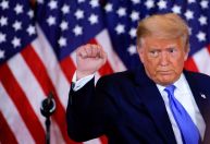 Réu e fichado, Trump se apresenta como vítima até eleição e segue como opção para parte do eleitorado dos EUA