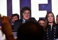 Milei agradece seus cachorros durante discurso de vitória nas primárias argentinas
