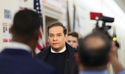 À CNN, George Santos reage à expulsão do Congresso dos EUA: "Que esse lugar vá para o inferno"
