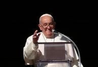 Como é a escolha do nome do papa?
