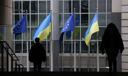 Ucrânia inicia negociações de adesão à UE em meio à guerra com Rússia