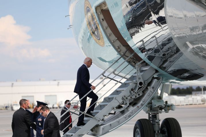 Biden embarca no Air Force One em Las Vegas / 17/07/2024 REUTERS/Tom Brenner