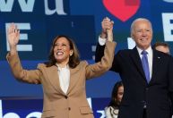 "Você tem certeza?": Kamala descreve momento que Biden encerrou candidatura à reeleição