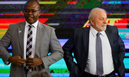Silvio Almeida se reúne com Lula no Planalto após denúncias de assédio