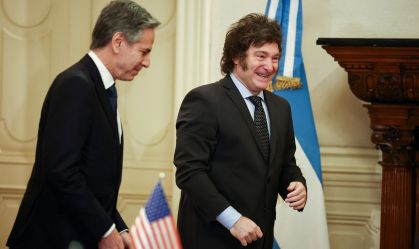 Milei diz que Argentina voltou ao mundo ocidental durante encontro com Blinken