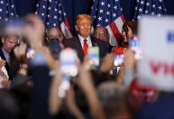 Trump foca na fronteira antes do discurso do Estada da União de Biden
