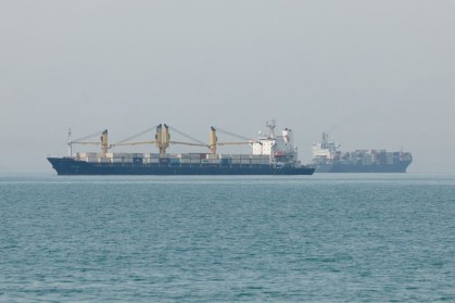 Navios no Estreito de Ormuz