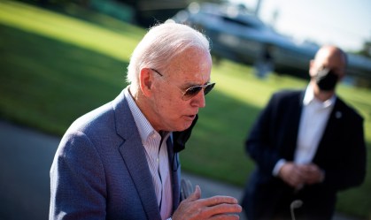 Nos últimos 45 anos, reprovação de Biden só fica atrás da de Trump
