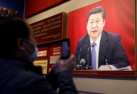 China se diz democrática e critica modelo dos EUA após não ser incluída em fórum
