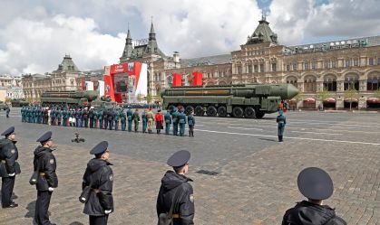Ucrânia ataca Rússia repetidamente em véspera de grande desfile militar