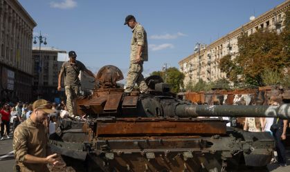 EUA aprovam US$ 675 milhões em armas para a Ucrânia; líderes de defesa se reúnem