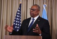 Secretário dos EUA diz que armar Ucrânia e Israel comprometeu arsenal americano