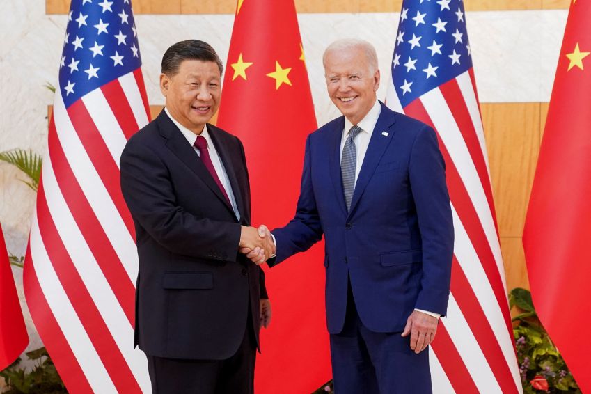 Joe Biden e Xi Jinping se reúnem em Bali / REUTERS/Kevin Lamarque (14/11/2022)