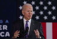 Biden diz que comentário sobre Putin sair do poder foi “indignação moral”
