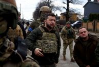 Zelensky: 10 soldados russos foram identificados como suspeitos de crimes em Bucha