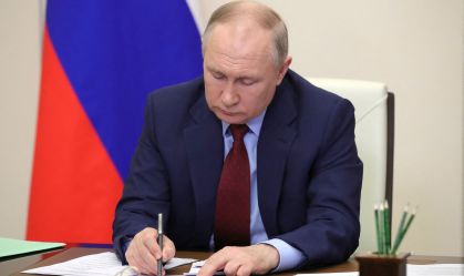 União Europeia e Reino Unido aplicam novas sanções contra a Rússia