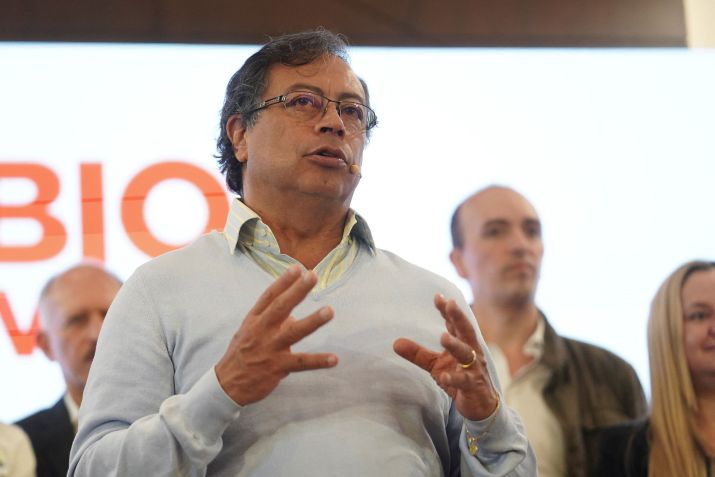 Candidato de esquerda à Presidência da Colômbia Gustavo Petro discursa em Bogotá / 06/04/2022 REUTERS/Nathalia Angarita