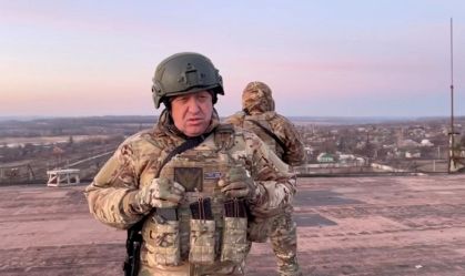 Rússia diz ter encontrado van com caixas de dinheiro de Prigozhin, líder do Grupo Wagner